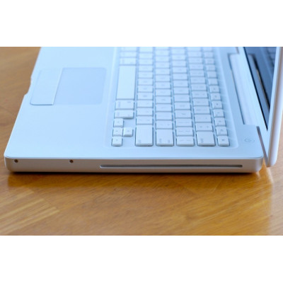  Macbook Pro A1181